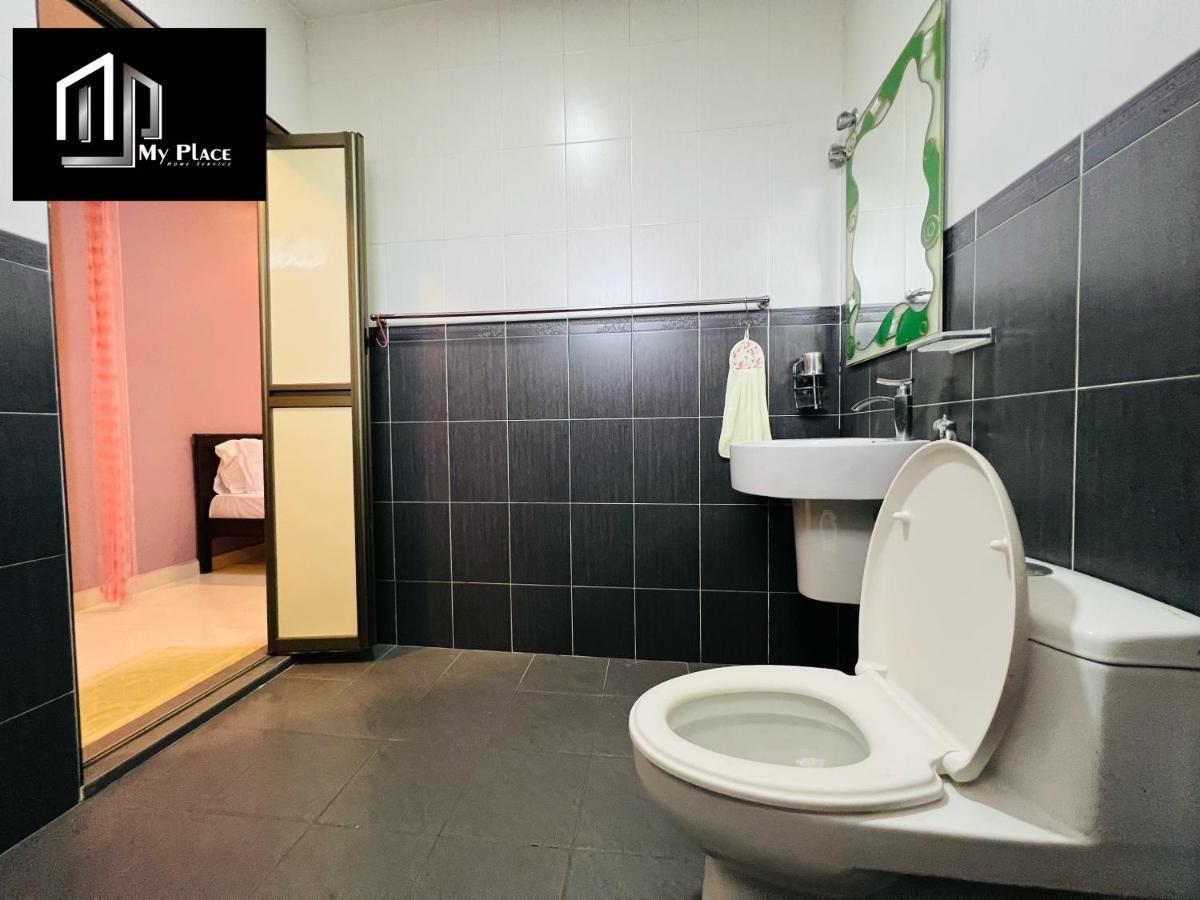 2 Storey 5Br 16Pax Semabok Taman Cheng Ho, 3 By Myplace Malacca 外观 照片